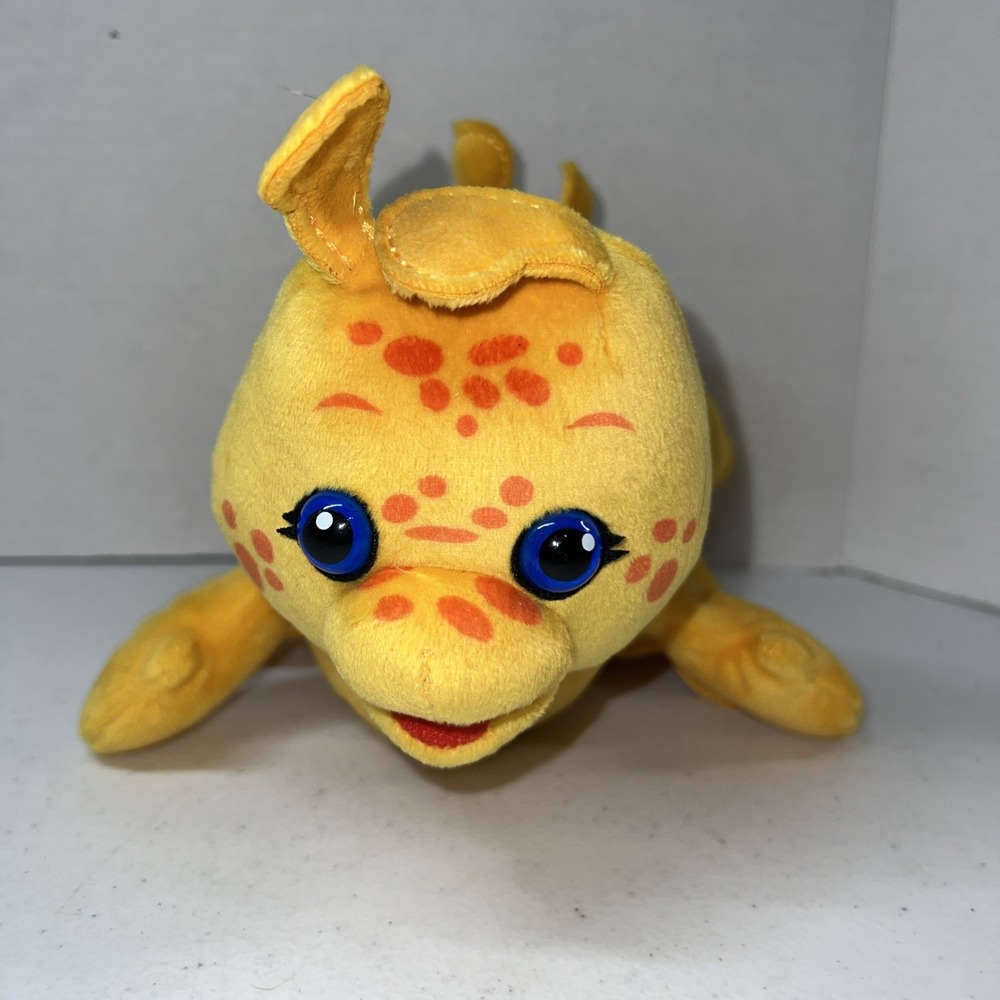 Teddy Ruxpin Grubby It's Your Birthday Hug N Sing Plush Toy Yellow Worm 11"